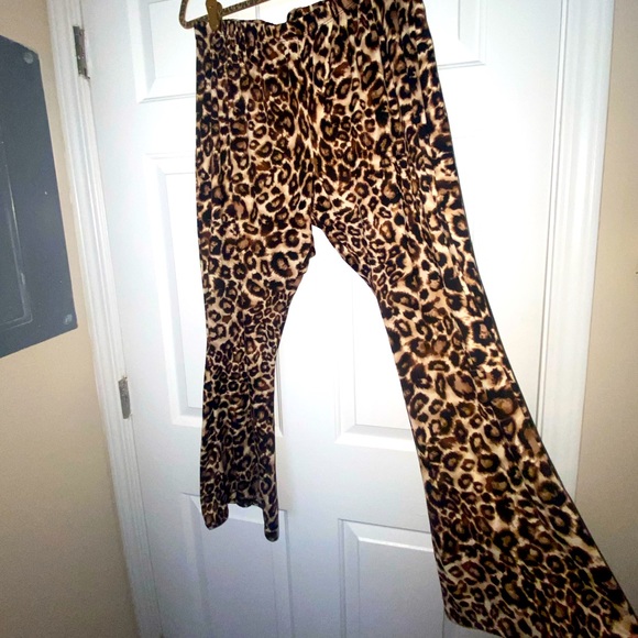 ๐ซSOLD๐ซ Cheetah print flared pants PLUS SIZE - Picture 4 of 4